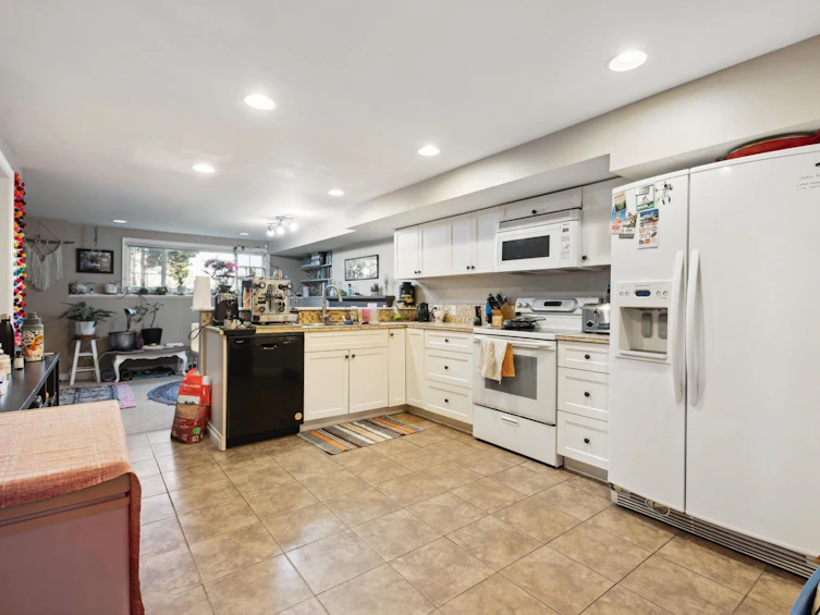 3365 Victoria Drive, Vancouver, BC, V5N 4M3 - 5