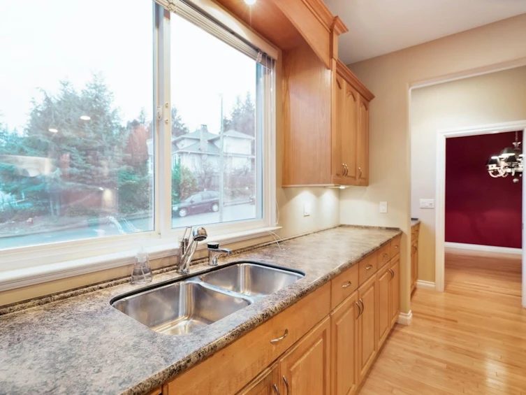 2636 Delahaye Drive, Coquitlam, BC, V3B 7E7 - 9