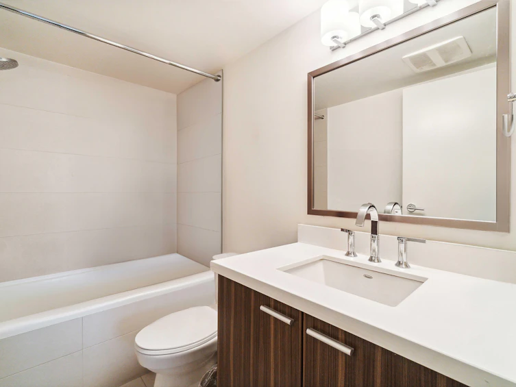 205-2888 E 2nd Avenue, Vancouver, BC, V5M 0B9 - 17