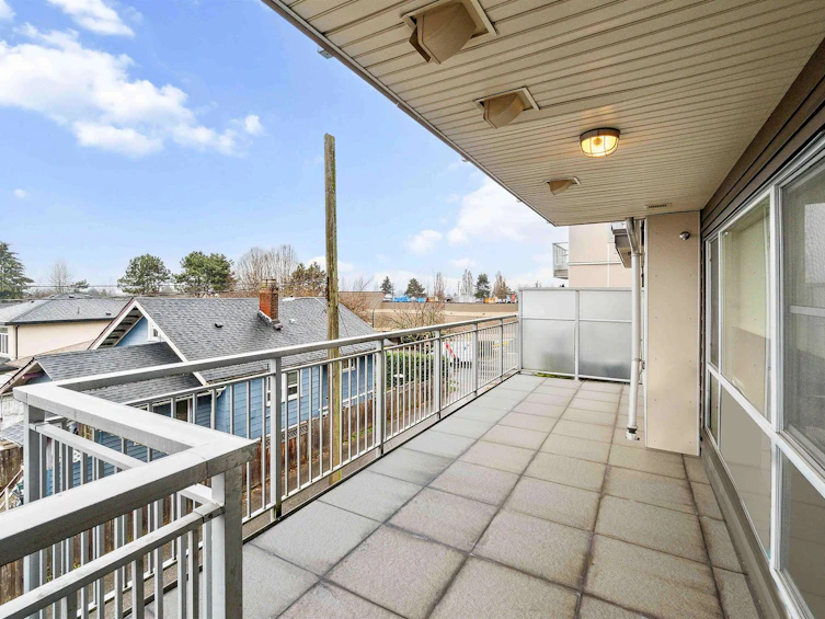 205-2888 E 2nd Avenue, Vancouver, BC, V5M 0B9 - 23
