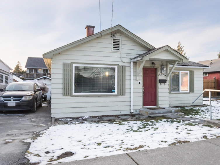 8825 Edward Street, Chilliwack, BC, V2P 4C8 - 2