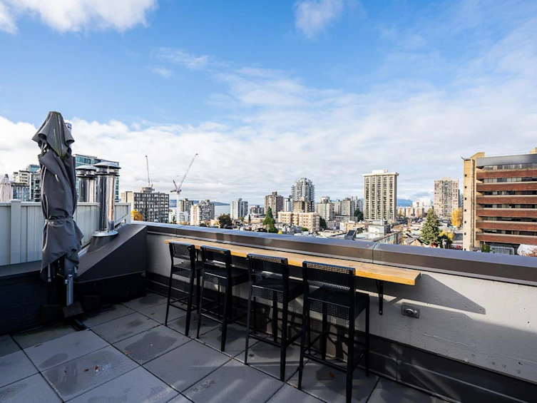 802-1160 Burrard Street, Vancouver, BC, V6Z 2E8