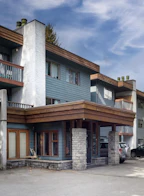 203 2129 Lake Placid Road