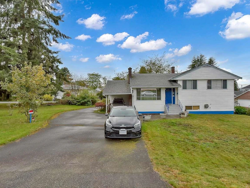 11063 135a Street, Surrey BC V3R 3A6
