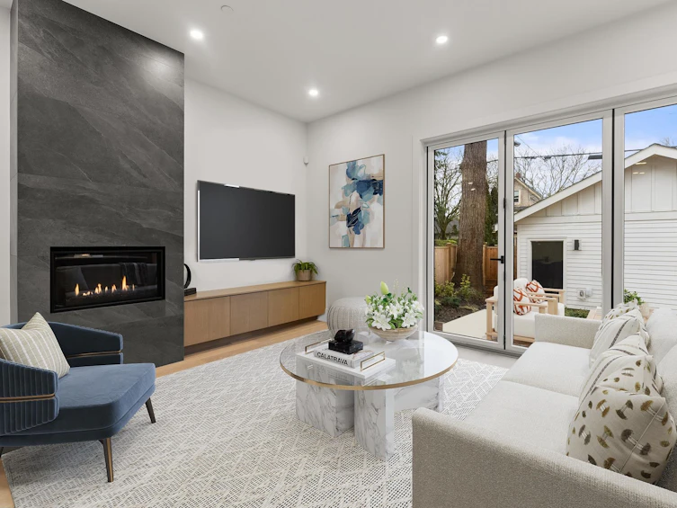 2-39 W 22nd Avenue, Vancouver, BC, V5Y 2E9 - 4