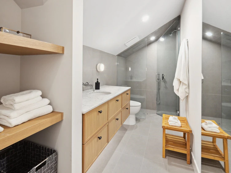 1226 W 26th Avenue, Vancouver, BC, V6H 2A9 - 23