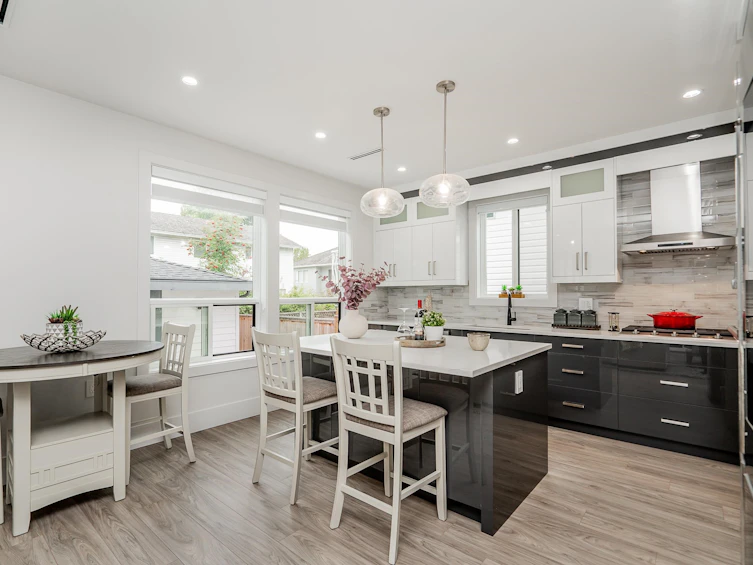 11120 84 Avenue, Delta, BC, V4C 2L7 - 10