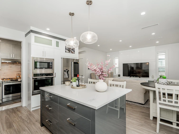 11120 84 Avenue, Delta, BC, V4C 2L7 - 11