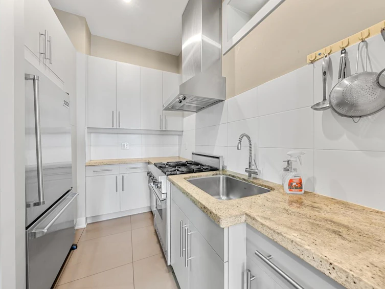 2611 Chelsea Court, West Vancouver, BC, V7S 3E9 - 25