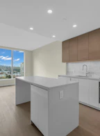 1111 4168 Lougheed Highway