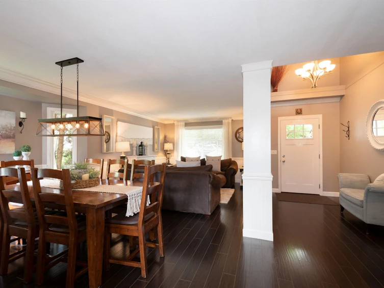10682 240a Street, Maple Ridge, BC, V2W 2B1 - 11