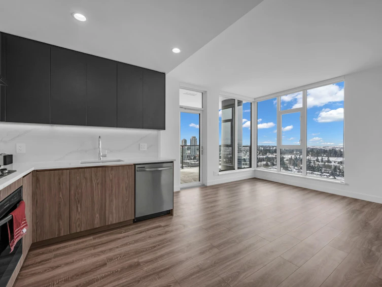 2607-10750 135a Street, Surrey, BC, V3T 0V4 - 2