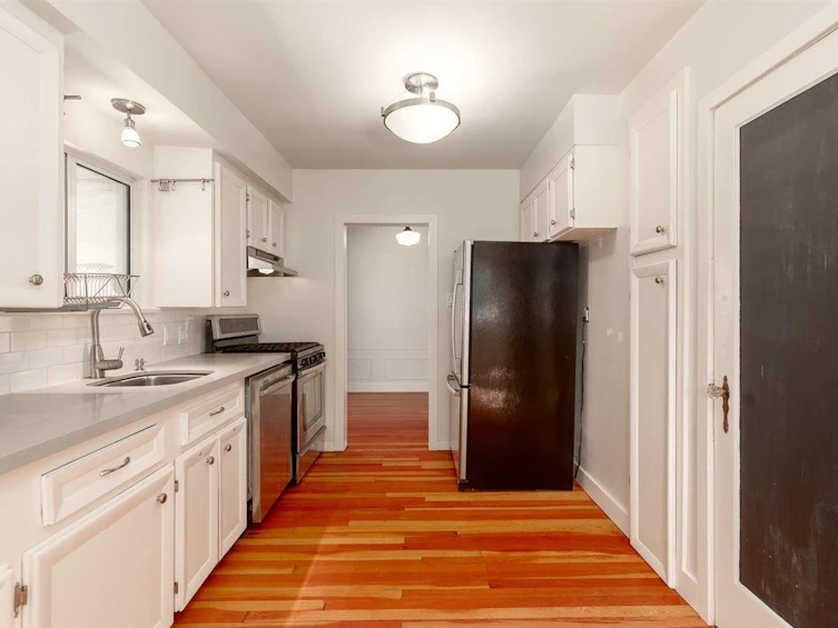 1389 E 39th Avenue, Vancouver, BC, V5W 4C3 - 7