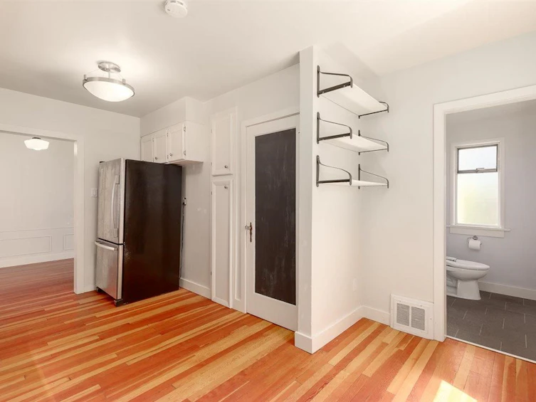 1389 E 39th Avenue, Vancouver, BC, V5W 4C3 - 8