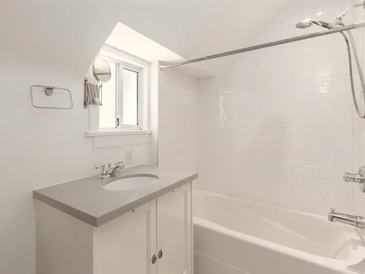 1389 E 39th Avenue, Vancouver, BC, V5W 4C3 - 14
