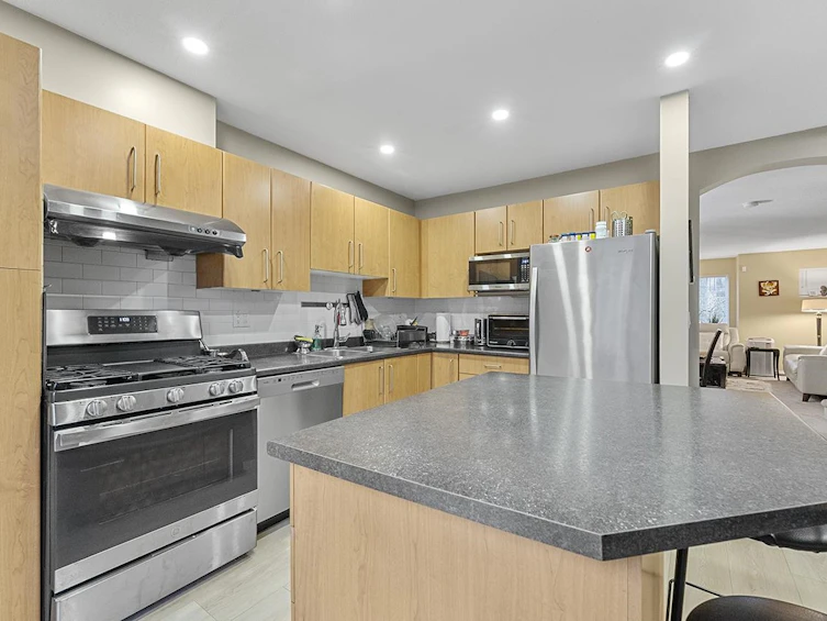 3310 Noel Drive, Burnaby, BC, V3J 1J8 - 8