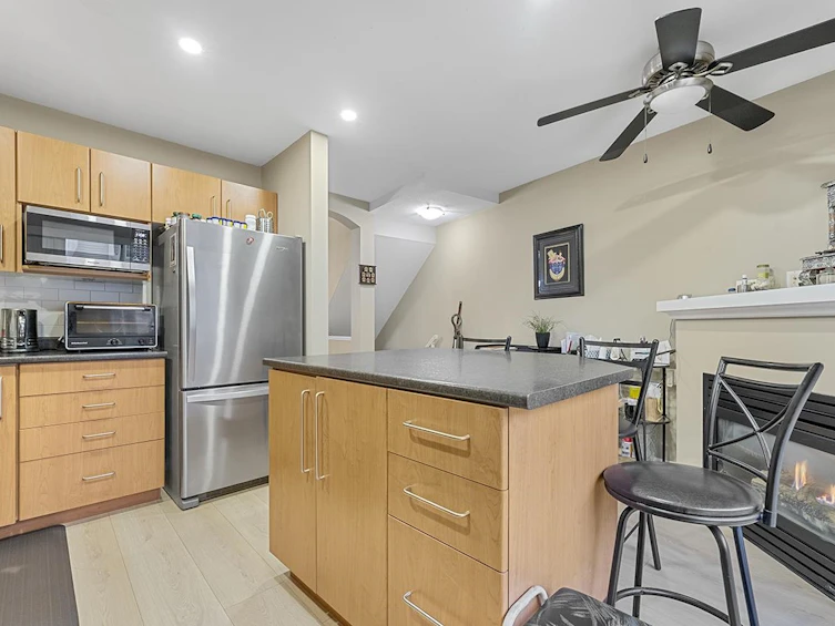 3310 Noel Drive, Burnaby, BC, V3J 1J8 - 9