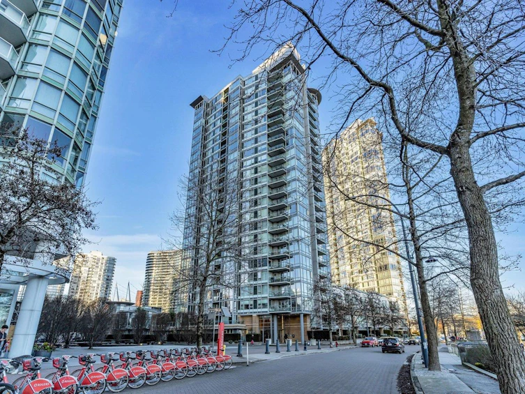 702-1067 Marinaside Crescent, Vancouver, BC, V6Z 3A4 - 2