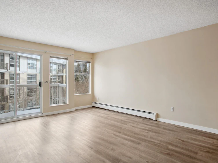201-1860 E Southmere Crescent, Surrey, BC, V4A 6Y7 - 4