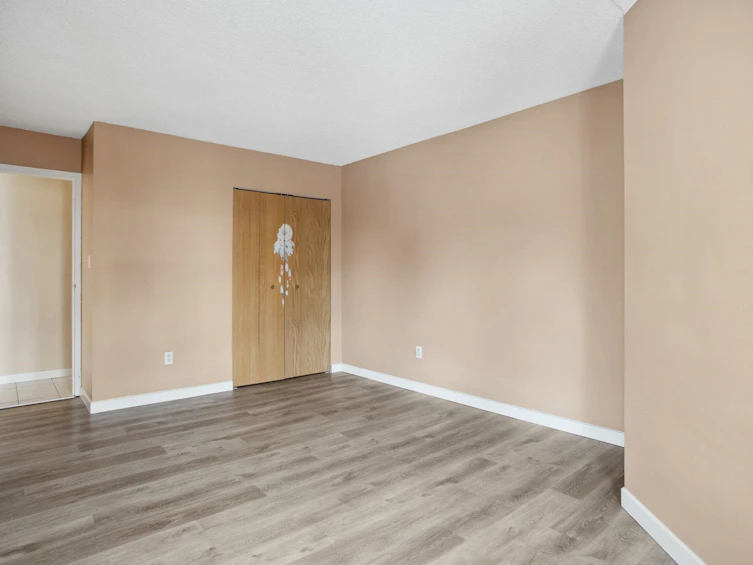 201-1860 E Southmere Crescent, Surrey, BC, V4A 6Y7 - 12