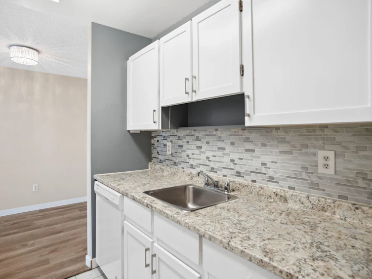 201-1860 E Southmere Crescent, Surrey, BC, V4A 6Y7 - 10