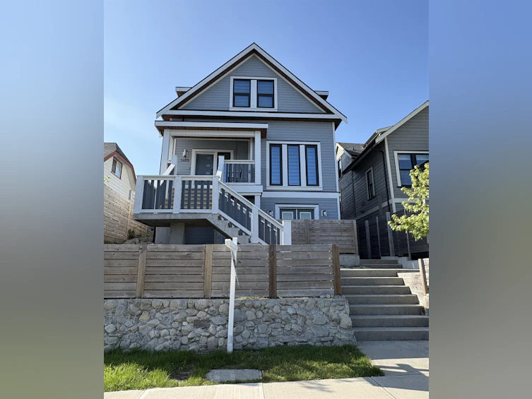 1409 Sixth Avenue, New Westminster, BC, V3M 2C5