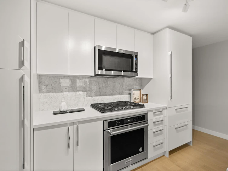 2510 Fraser Street, Vancouver, BC, V5T 3V4 - 14