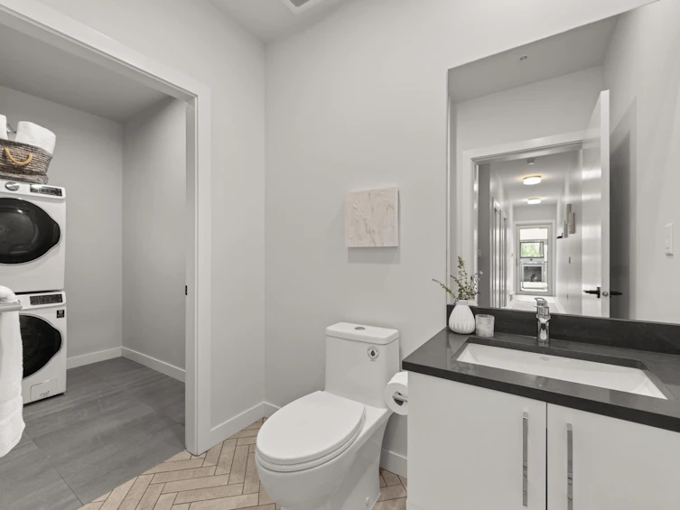 2510 Fraser Street, Vancouver, BC, V5T 3V4 - 25