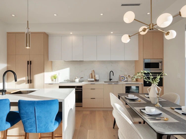 32 E 37th Avenue, Vancouver, BC, V5W 1E2 - 8