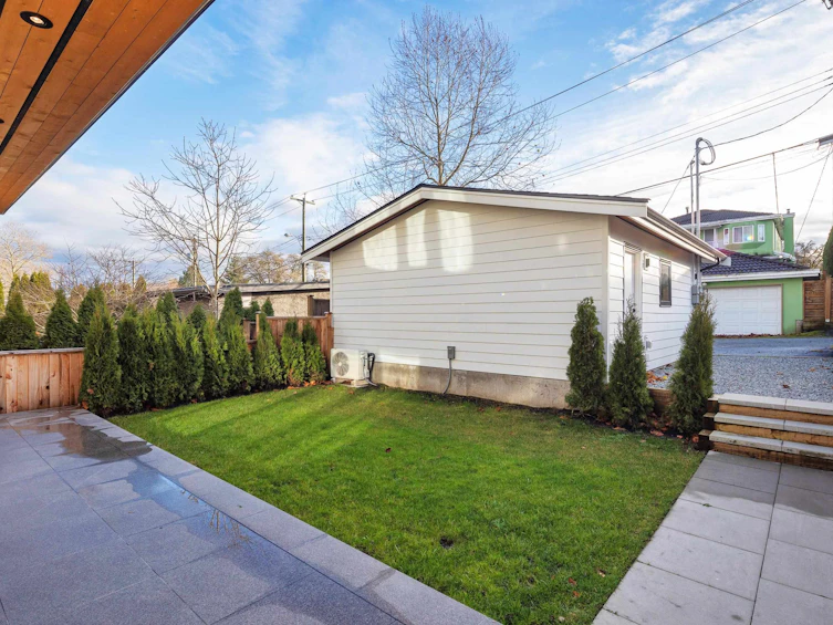 32 E 37th Avenue, Vancouver, BC, V5W 1E2 - 36