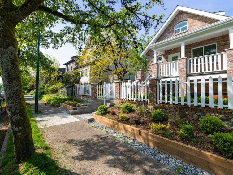 1161 Keefer Street, Vancouver, BC, V6A 1Z2
