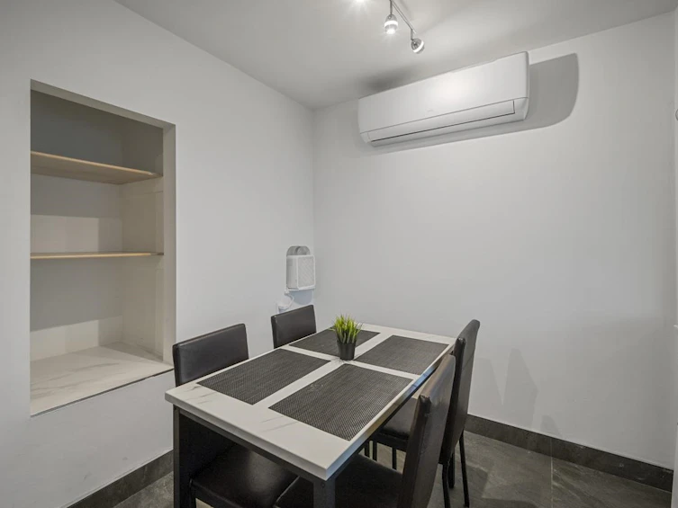 2871 E Pender Street, Vancouver, BC, V5K 2C1 - 4