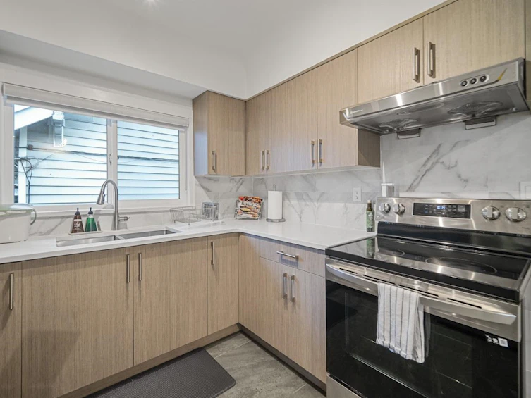 2871 E Pender Street, Vancouver, BC, V5K 2C1 - 6