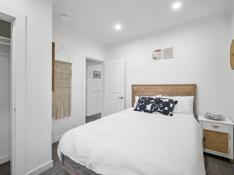 2871 E Pender Street, Vancouver, BC, V5K 2C1 - 8