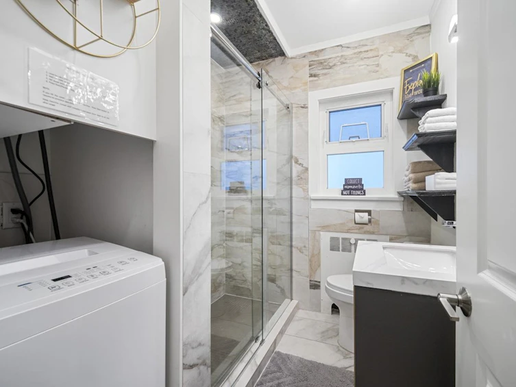 2871 E Pender Street, Vancouver, BC, V5K 2C1 - 9