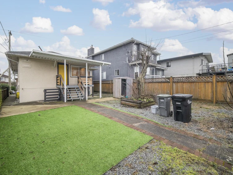 2871 E Pender Street, Vancouver, BC, V5K 2C1 - 15