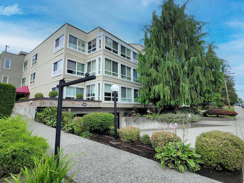 304 - 1467 Martin Street, Surrey BC V4B 3W8