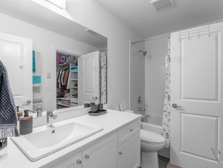 408-13623 81a Avenue, Surrey, BC, V3W 3N7 - 18
