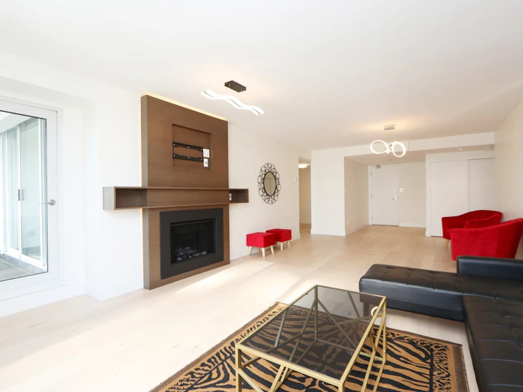 2201-1500 Howe Street, Vancouver, BC, V6Z 2N1