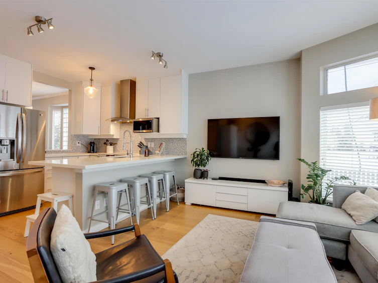 5-233 E 6 Street, North Vancouver, BC, V7L 1P4 - 25