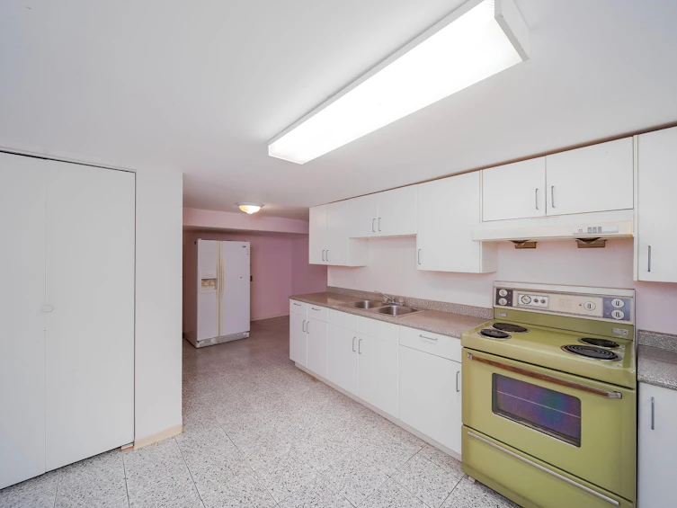 8076 Gray Avenue, Burnaby, BC, V5J 4A1 - 25