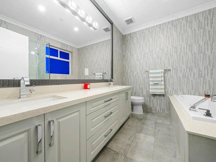 6970 Inverness Street, Vancouver, BC, V5X 4G5 - 25