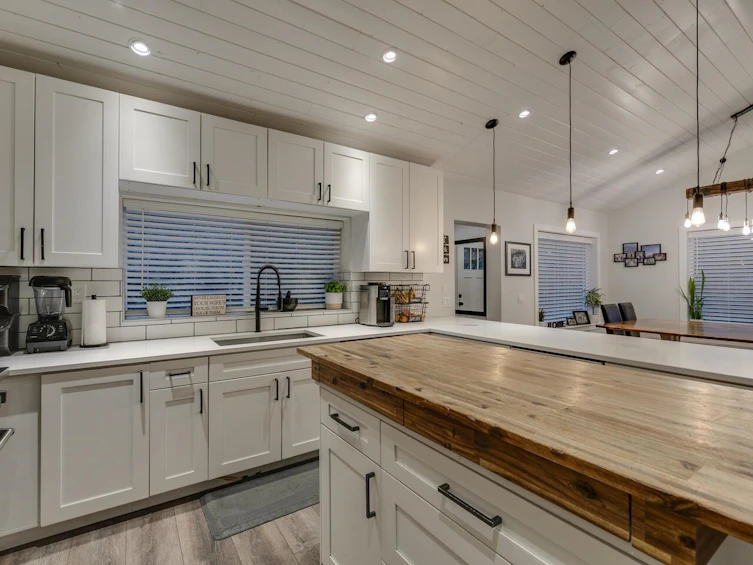 10069 Wolfe Street, Mission, BC, V4S 1G7 - 10