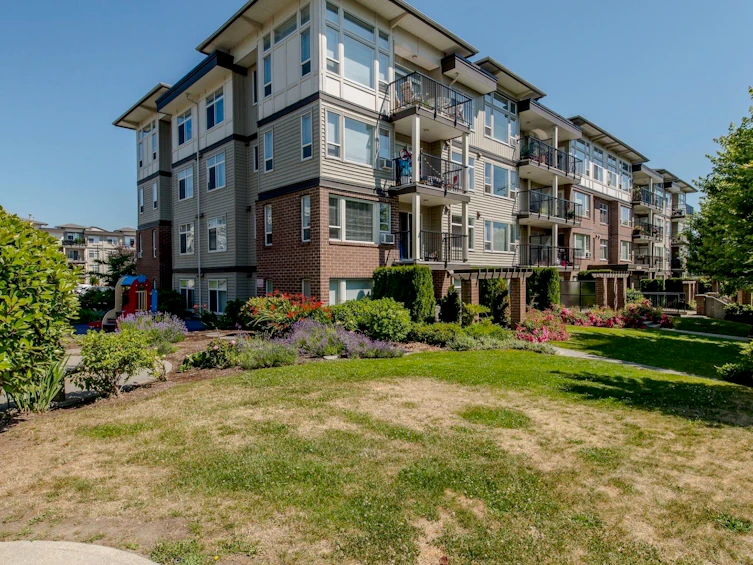 305-46289 Yale Road, Chilliwack, BC, V2P 0B9 - 2