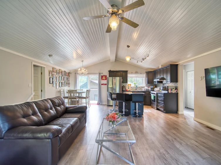 7717 Fawn Road, Halfmoon Bay, BC, V7Z 1C4 - 8