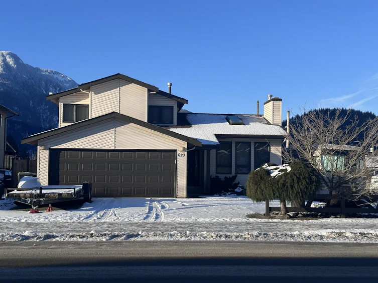 620 6th Avenue, Hope, BC, V0X 1L0 - 2