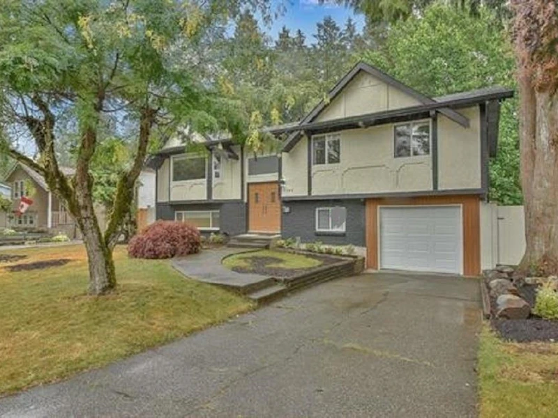 9348 149a Street, Surrey BC V3R 7B5