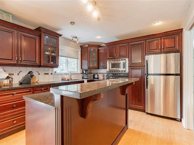 2177 Guilford Drive, Abbotsford, BC, V2S 4Z3 - 8