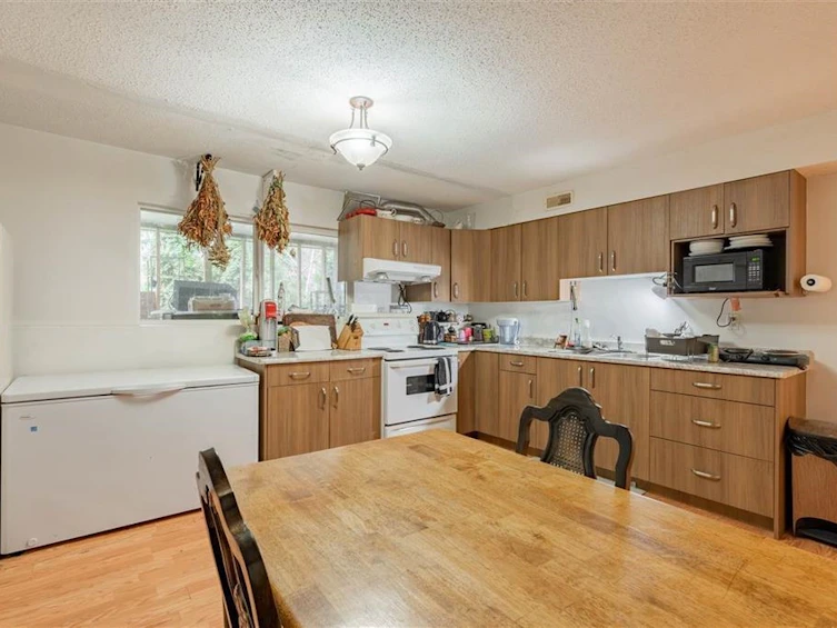 2177 Guilford Drive, Abbotsford, BC, V2S 4Z3 - 25