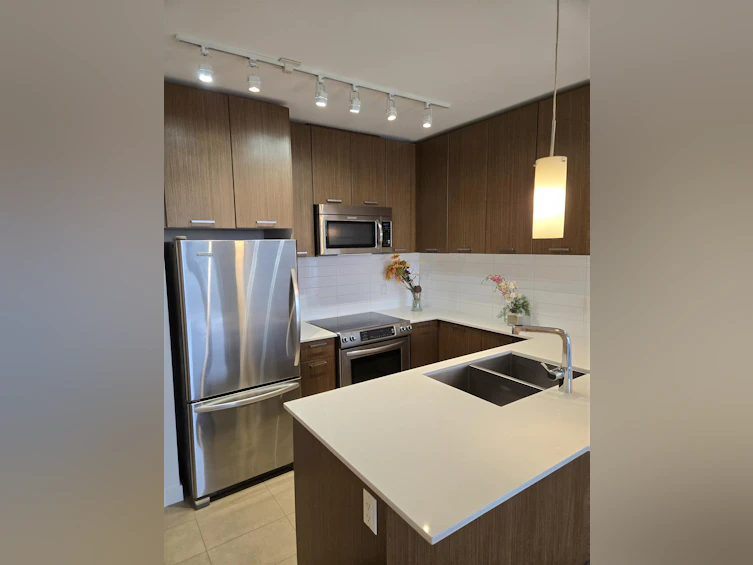 604-2321 Scotia Street, Vancouver, BC, V5T 0A8 - 5